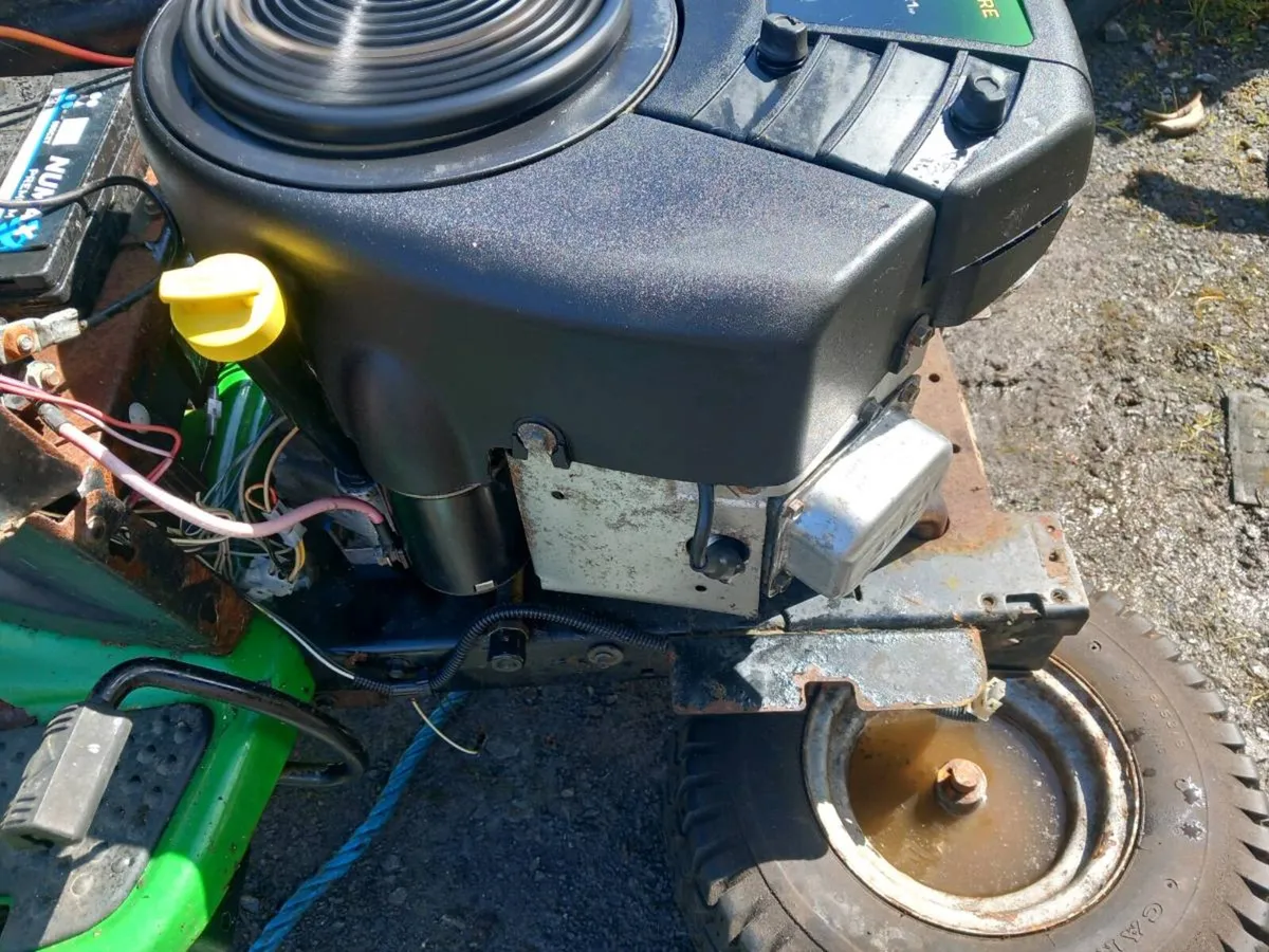 21 horsepower briggs and Stratton engine - Image 3