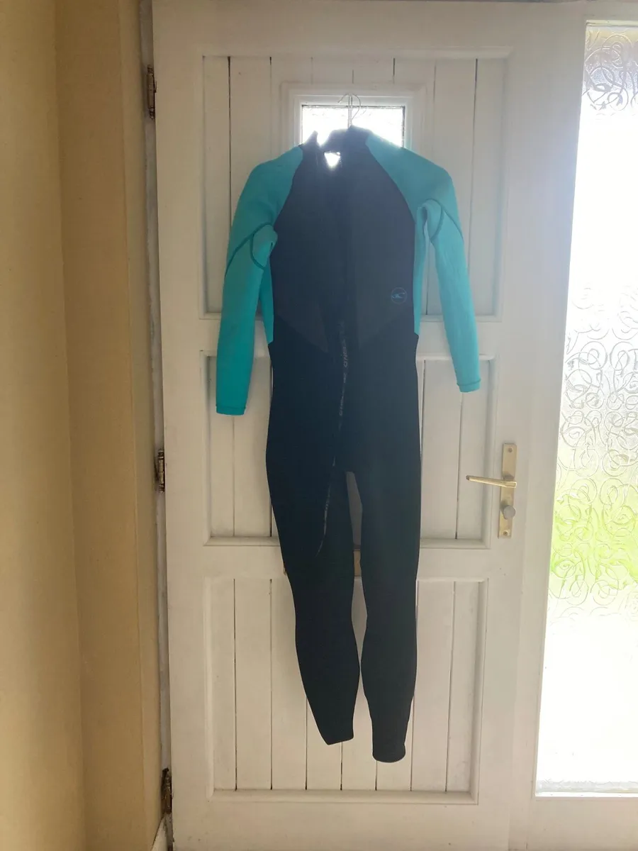 O’neills wetsuit  Women’s - Image 3