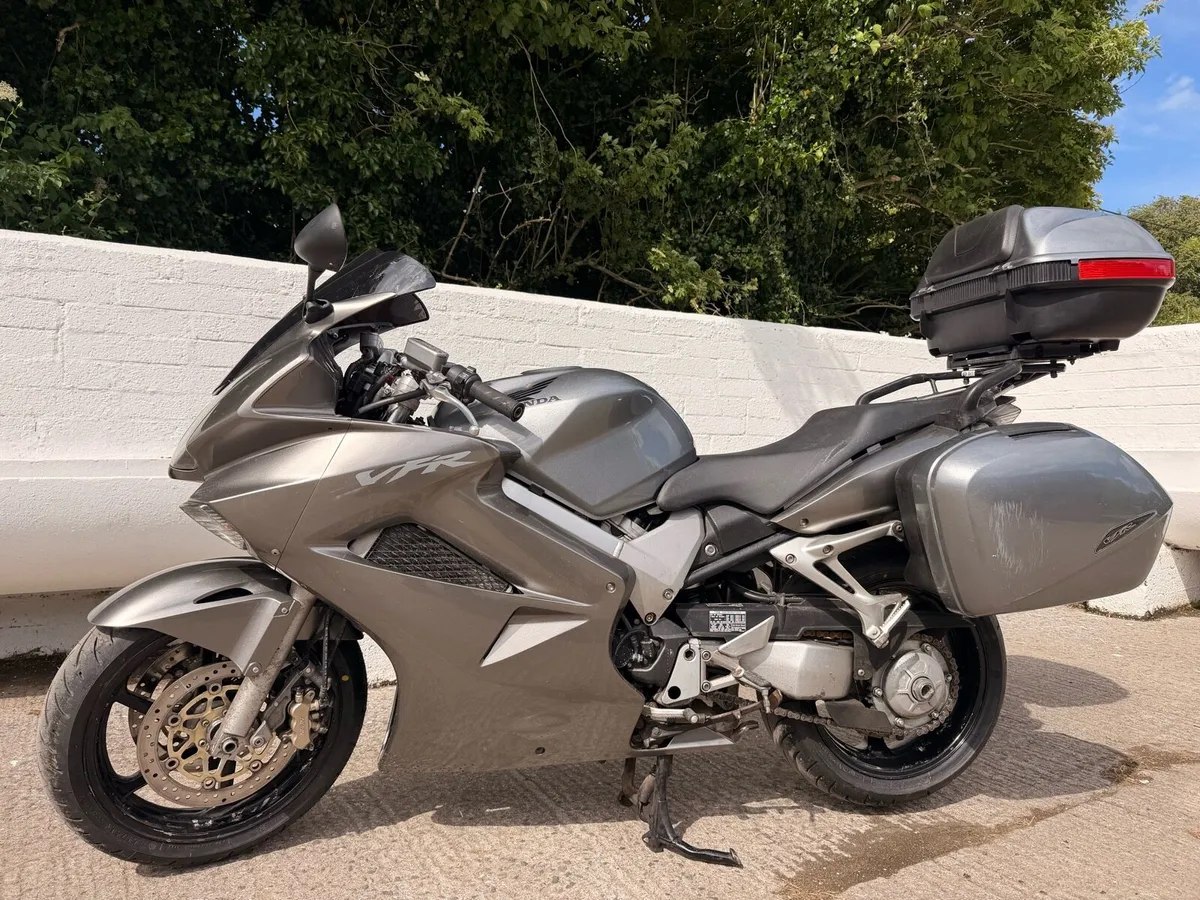Honda VFR 800 Vtec - Image 1