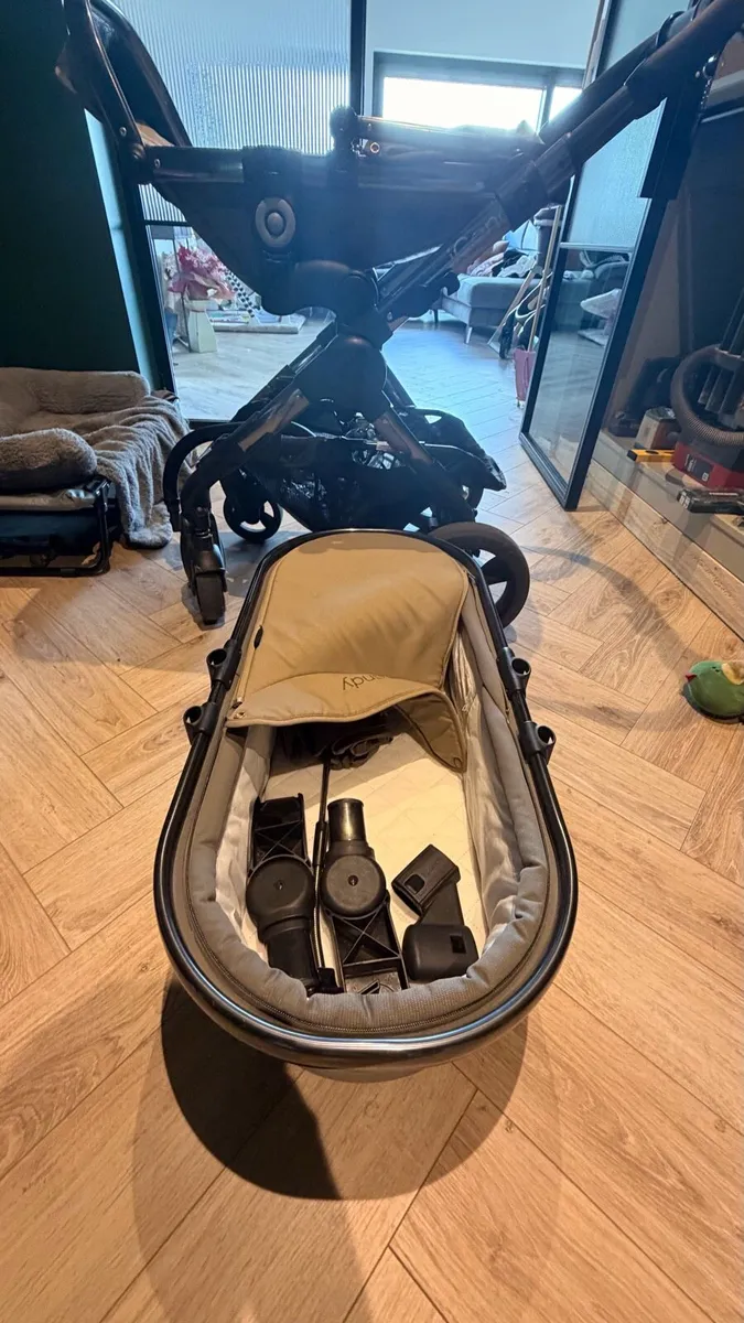 Icandy Buggey and travel system - Image 2