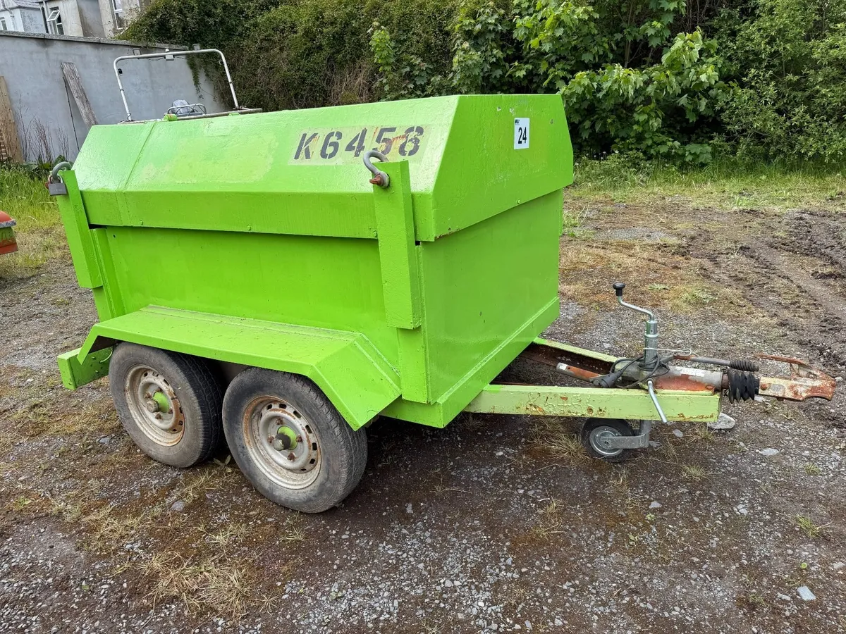 TANKSAFE SOLUTIONS 1000LTR TWIN AXLE FUEL BOWSER - Image 1