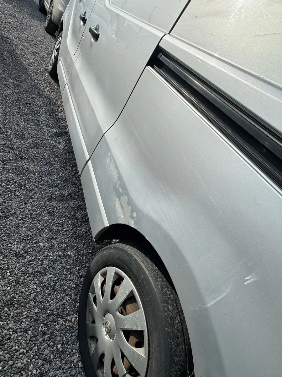 Vauxhall Vivaro - Image 4