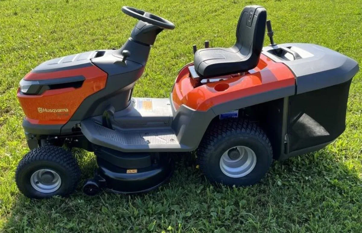 Husqvarna TC112 ride on lawn mower - Image 3