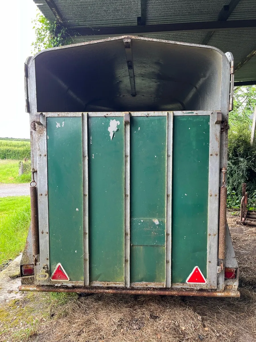 Horse box - Image 2