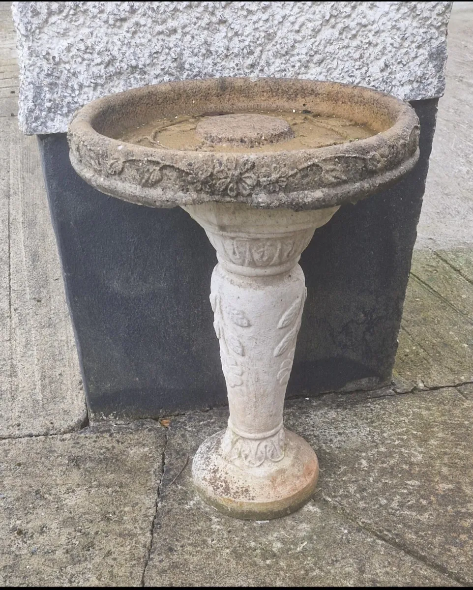 BIRD BATH MADE OF CONCRETE - Image 3