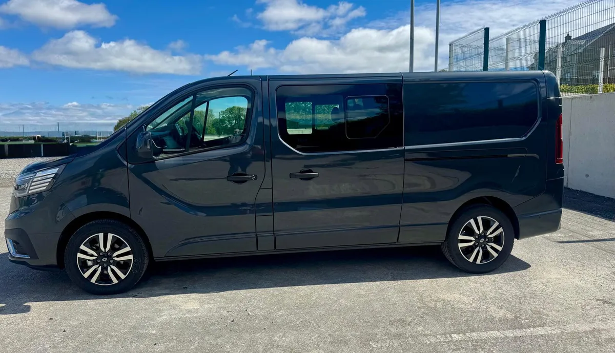 Renault Trafic 2026 6seater crew van - Image 4