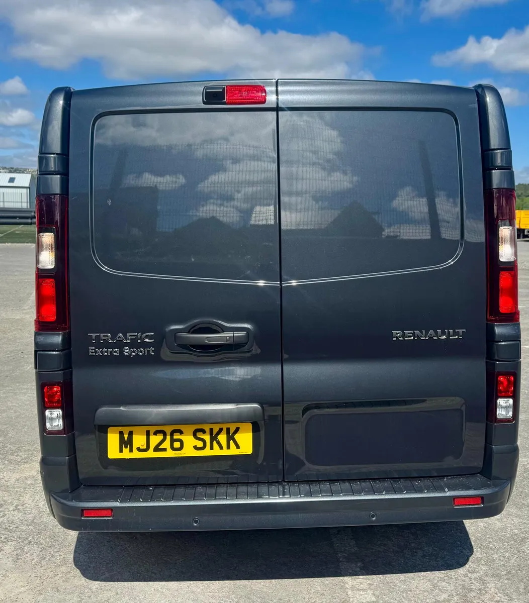 Renault Trafic 2026 6seater crew van - Image 3
