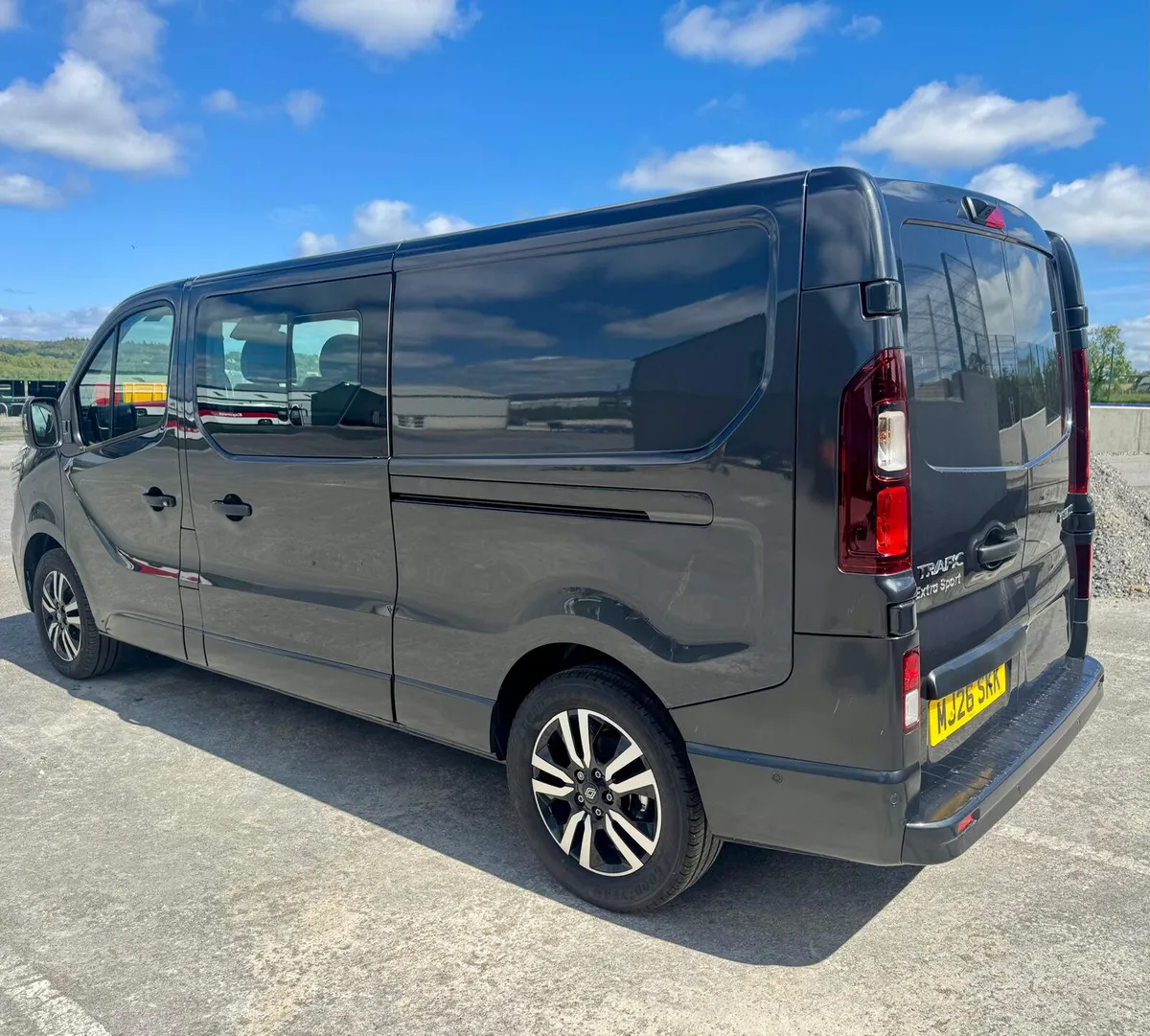 Renault Trafic 2026 6seater crew van - Image 2