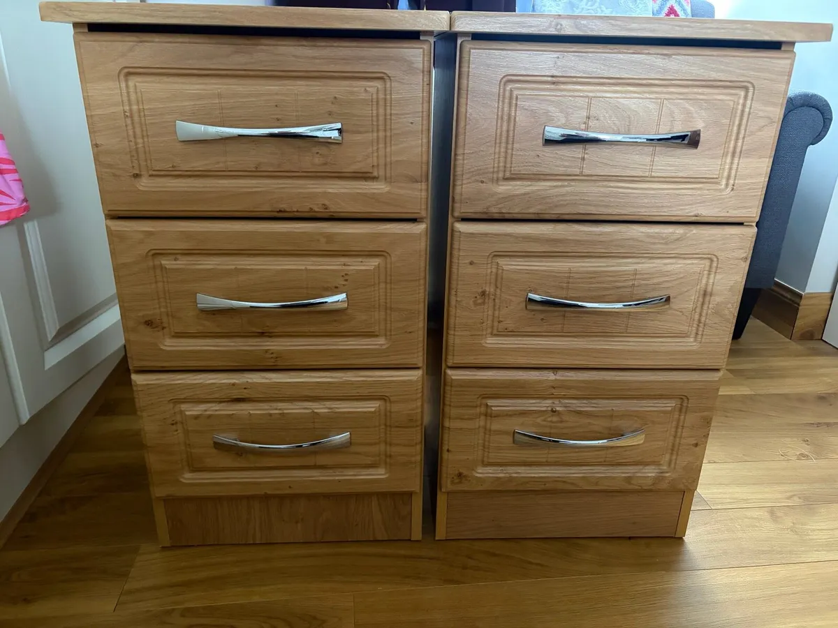 Bedside lockers