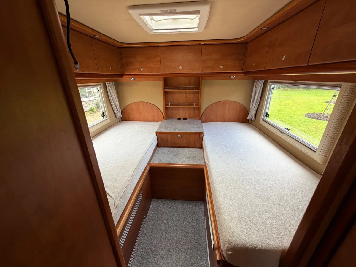 2004 CARTHAGO M-LINER 52 R.H.D AUTO - Image 2