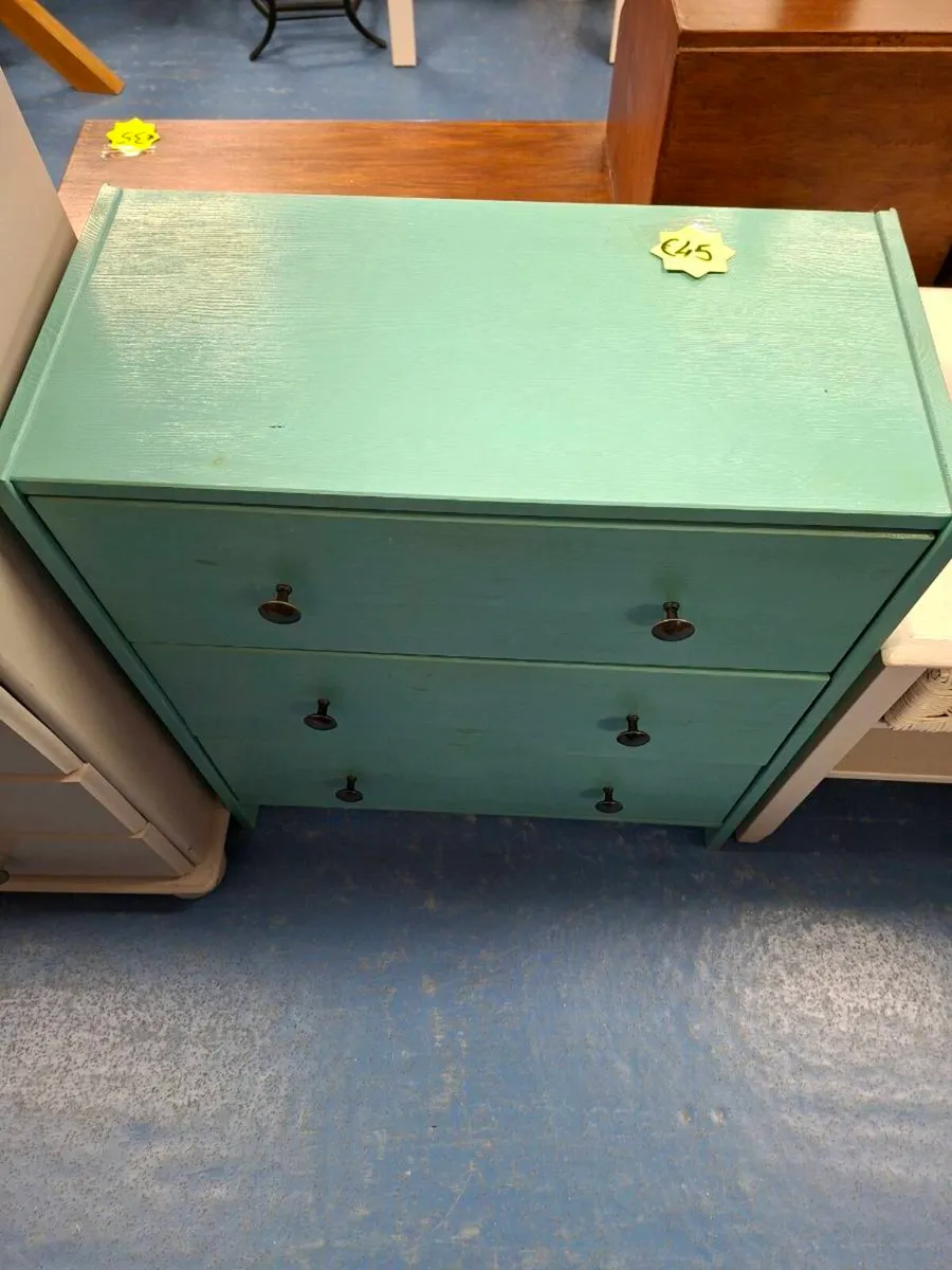 GREEN CHEST OF DRAWERS - Image 1