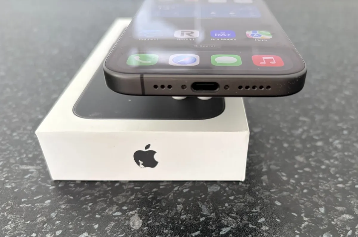 iPhone 17 - Black - Like New - Image 3