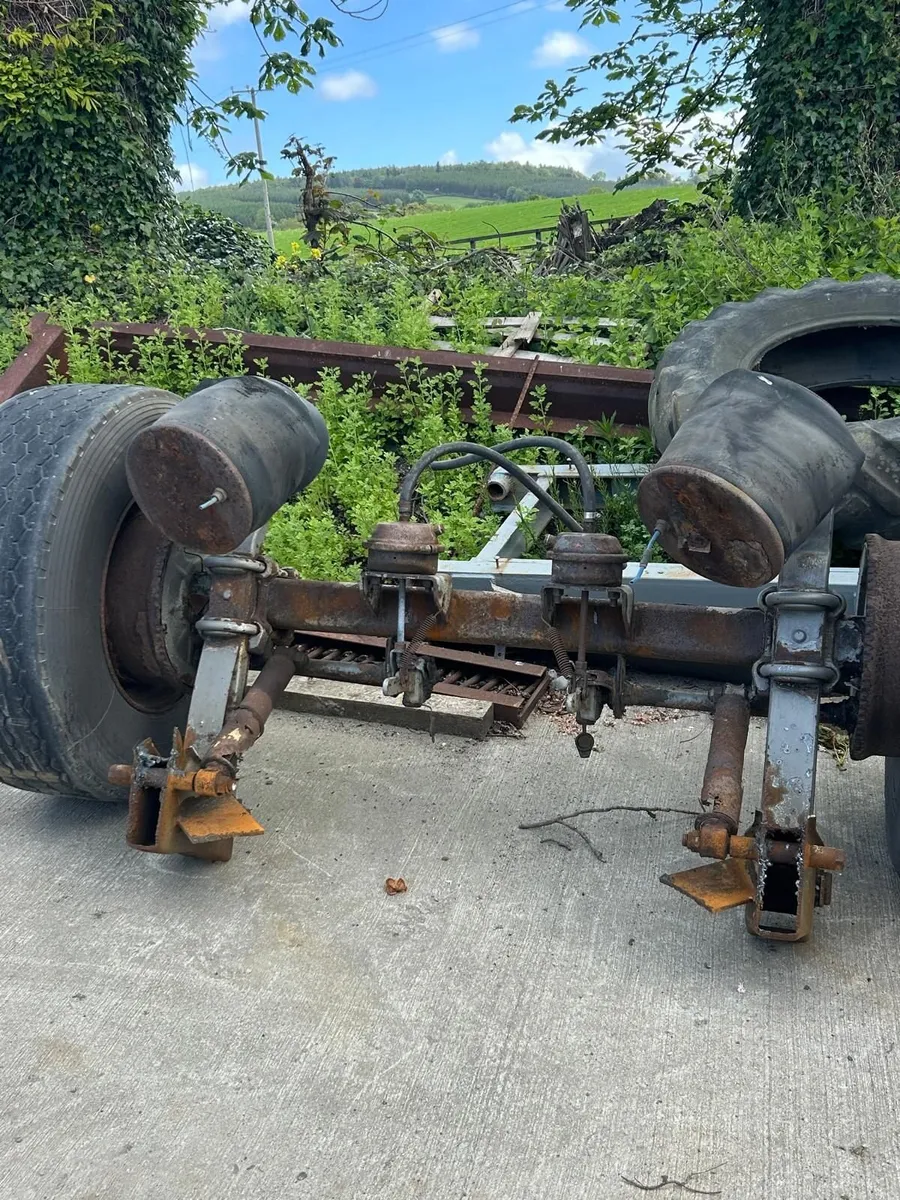 Flat Trailer & Trailer Axles - Image 1