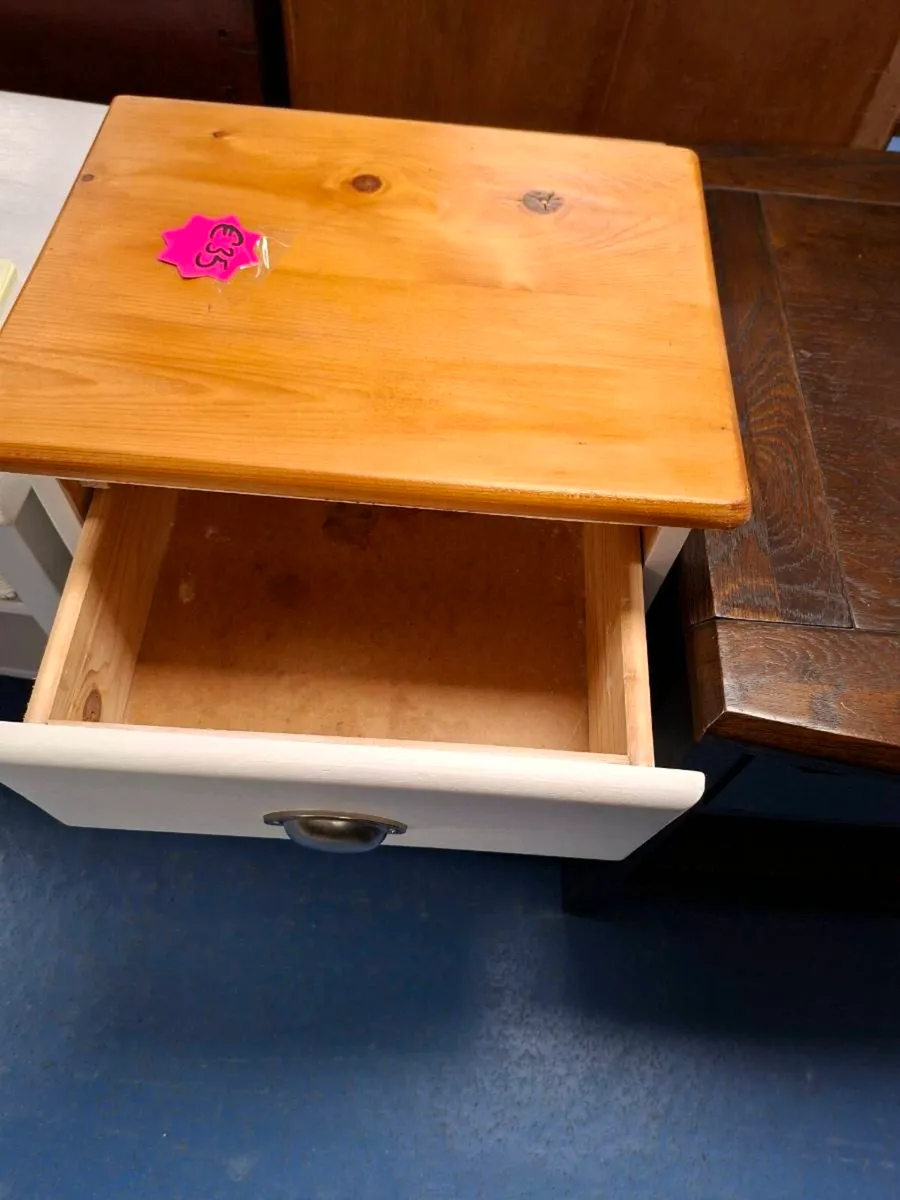 BED SIDE LOCKER - Image 3