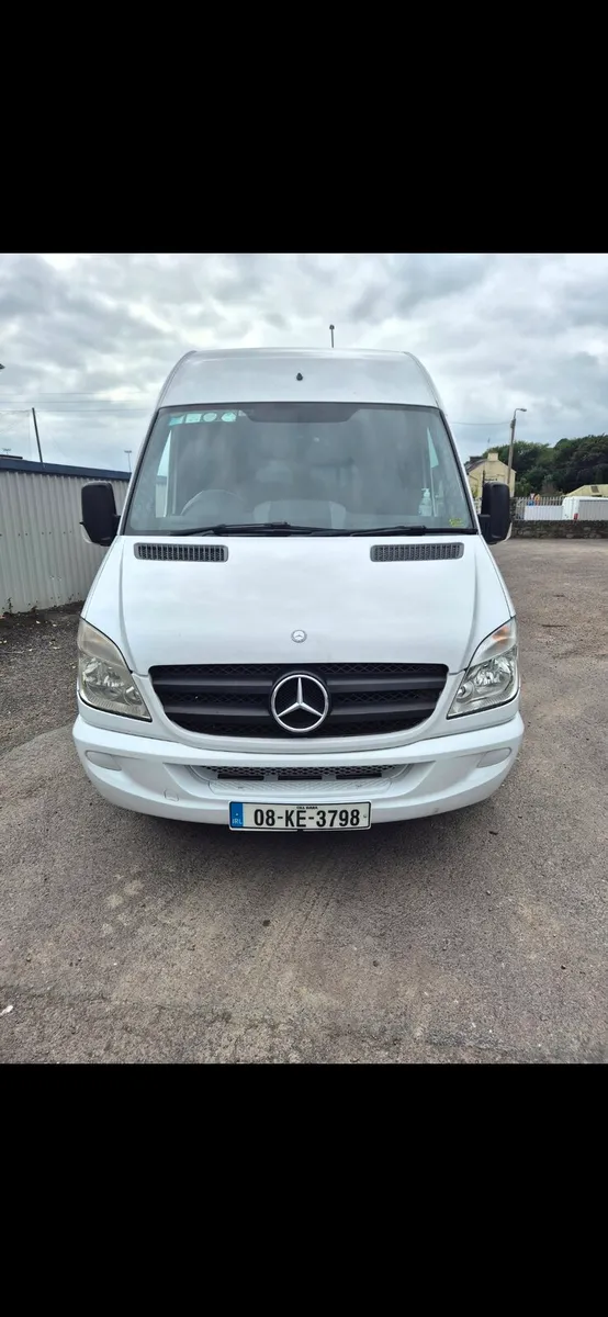 18 seater sprinter - Image 1