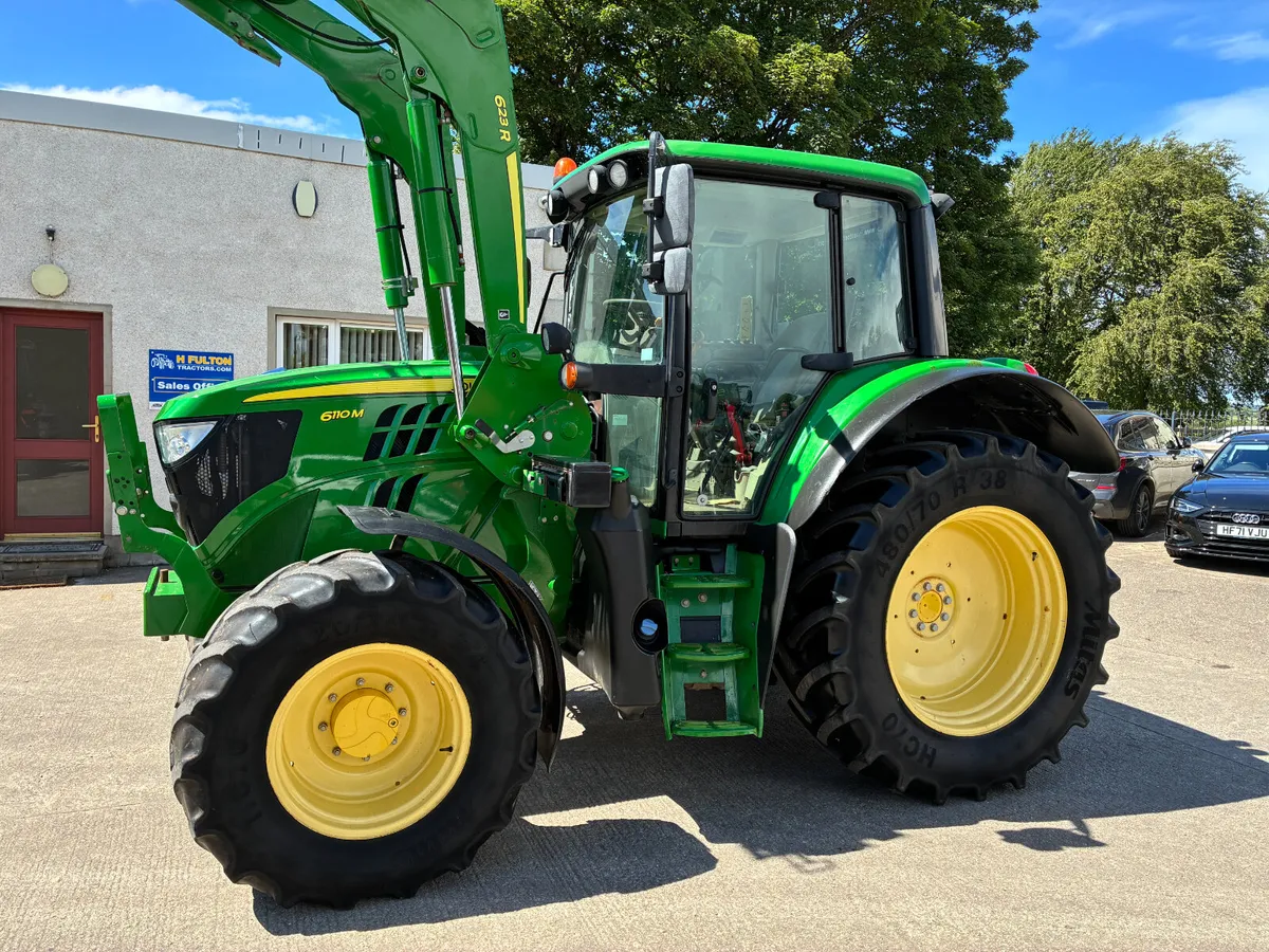 John Deere 6110M - Image 1