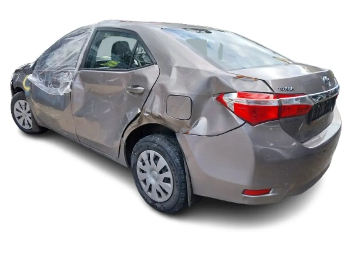 2014 TOYOTA COROLLA For Breaking/Dismantling - Image 4