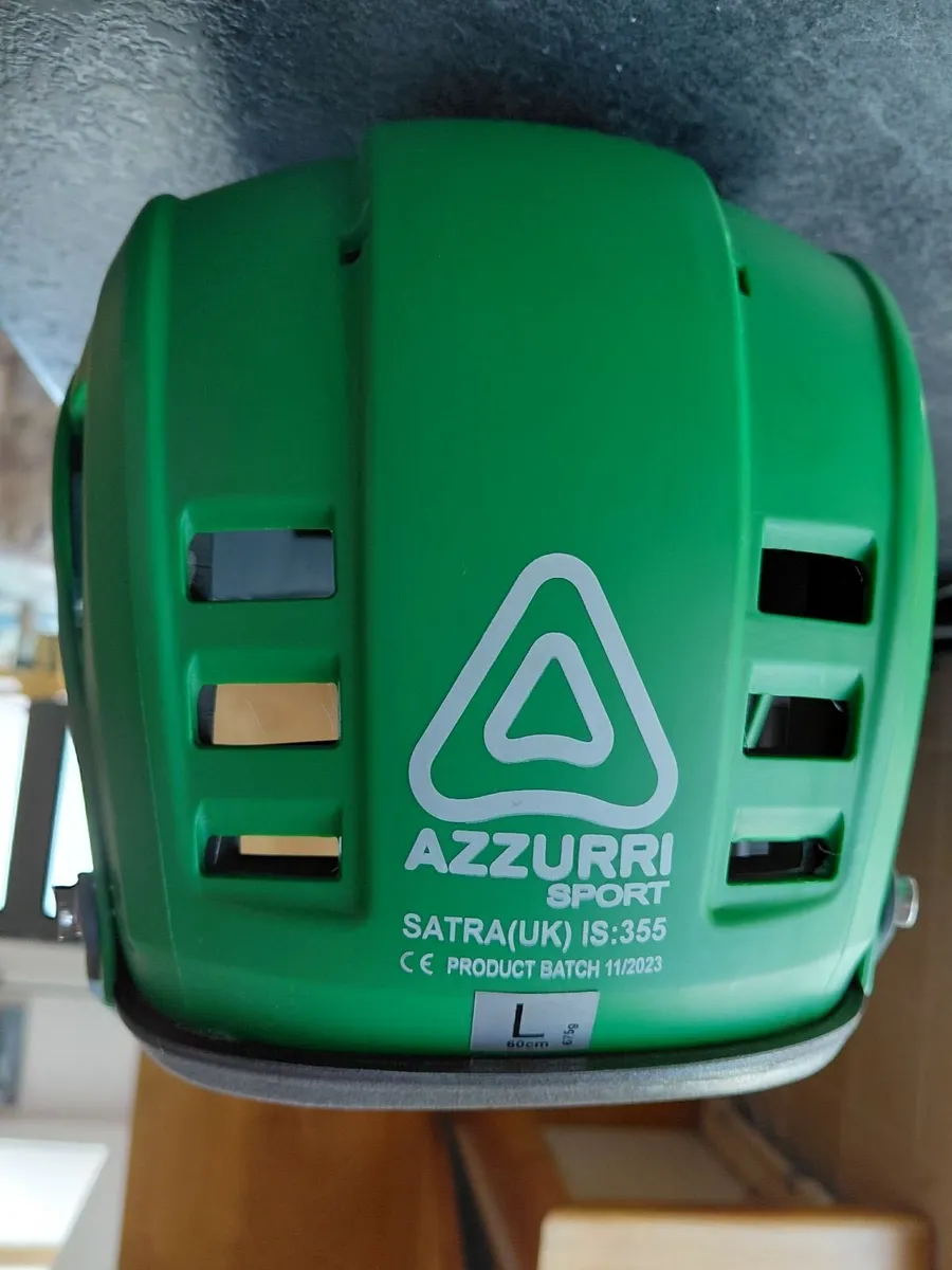 Azzurri hurling helmet - Image 4
