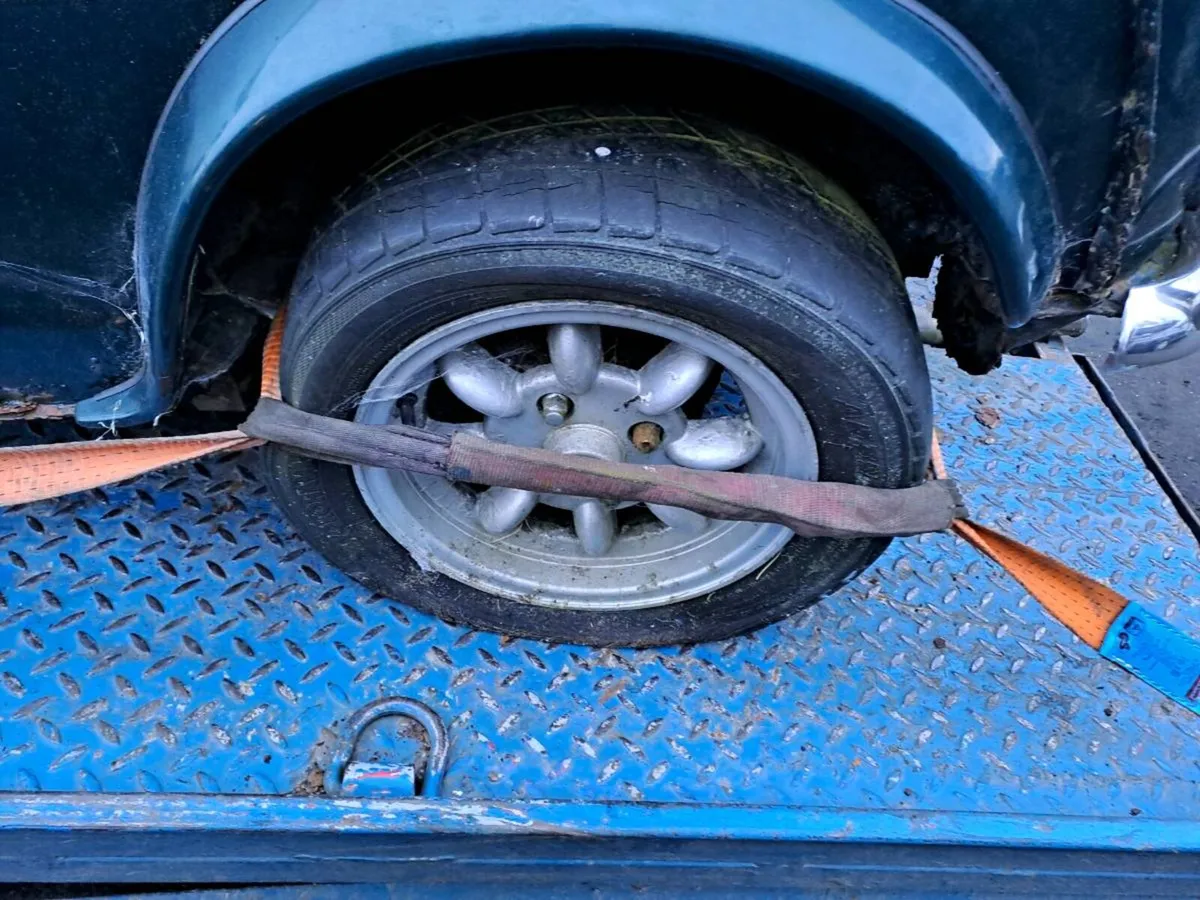 Mini cooper breaking for parts - Image 2