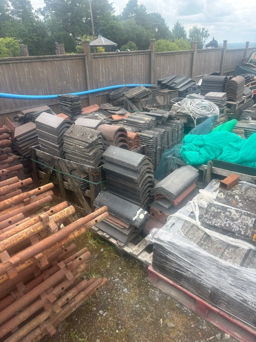 Roof tiles & ridge tiles - Image 1