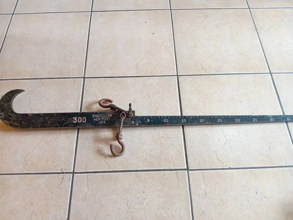 ANTIQUE AND COLLECTABLES - Image 4