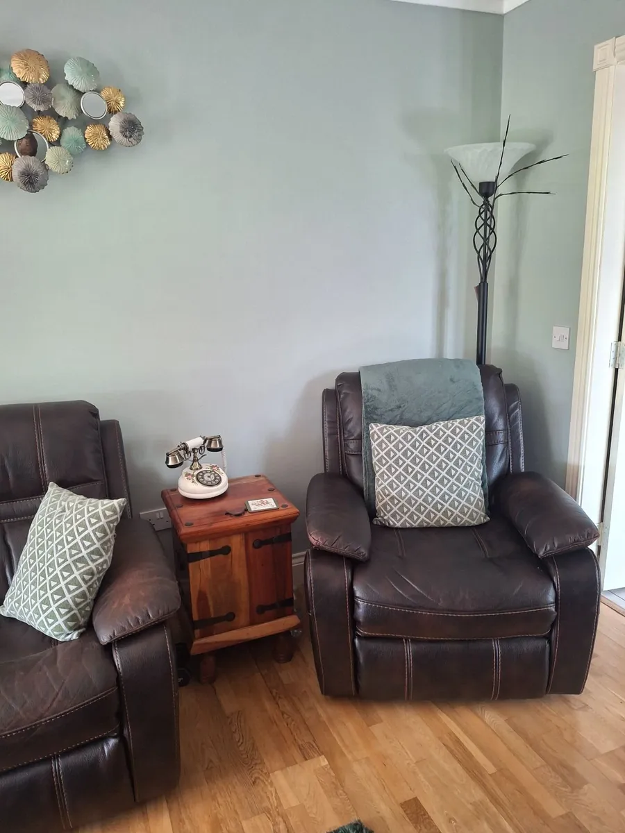 Living room suite - Image 1