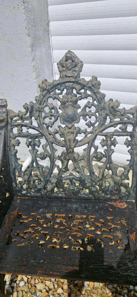 HEAVY CAST IRON CHAIRS - Image 4