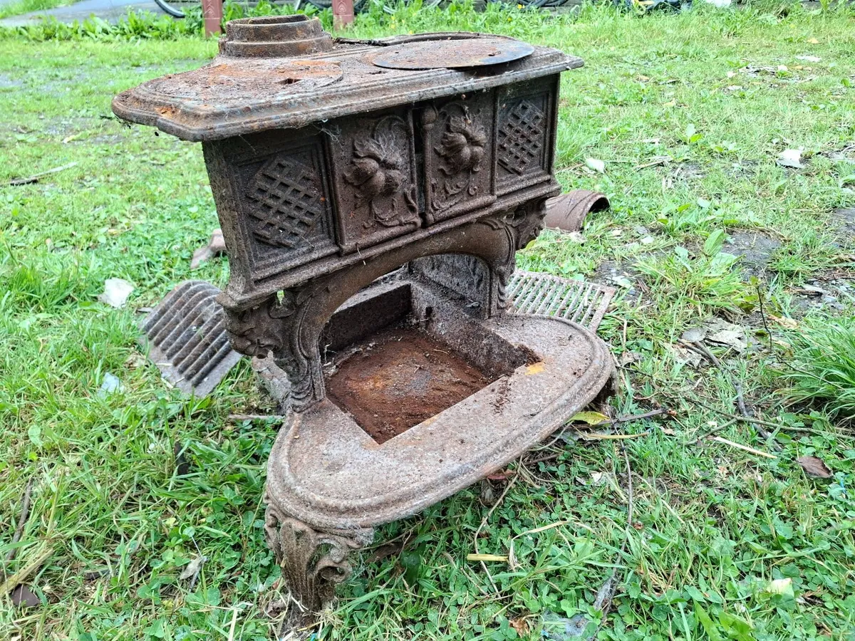 Cast Iron Stove - Image 1
