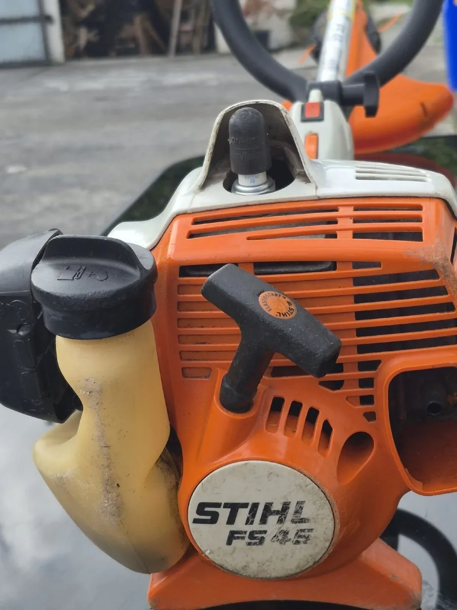 Stihl PS 45 Petrol Strimmer - Image 3