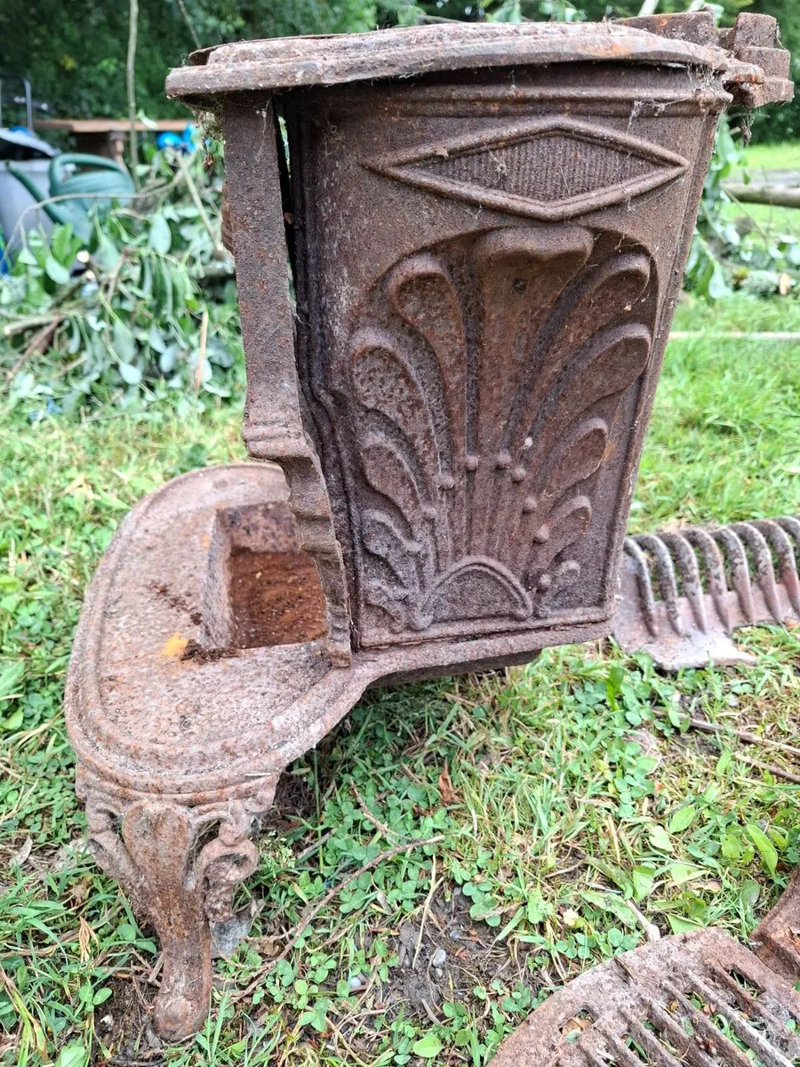 Cast Iron Stove - Image 3