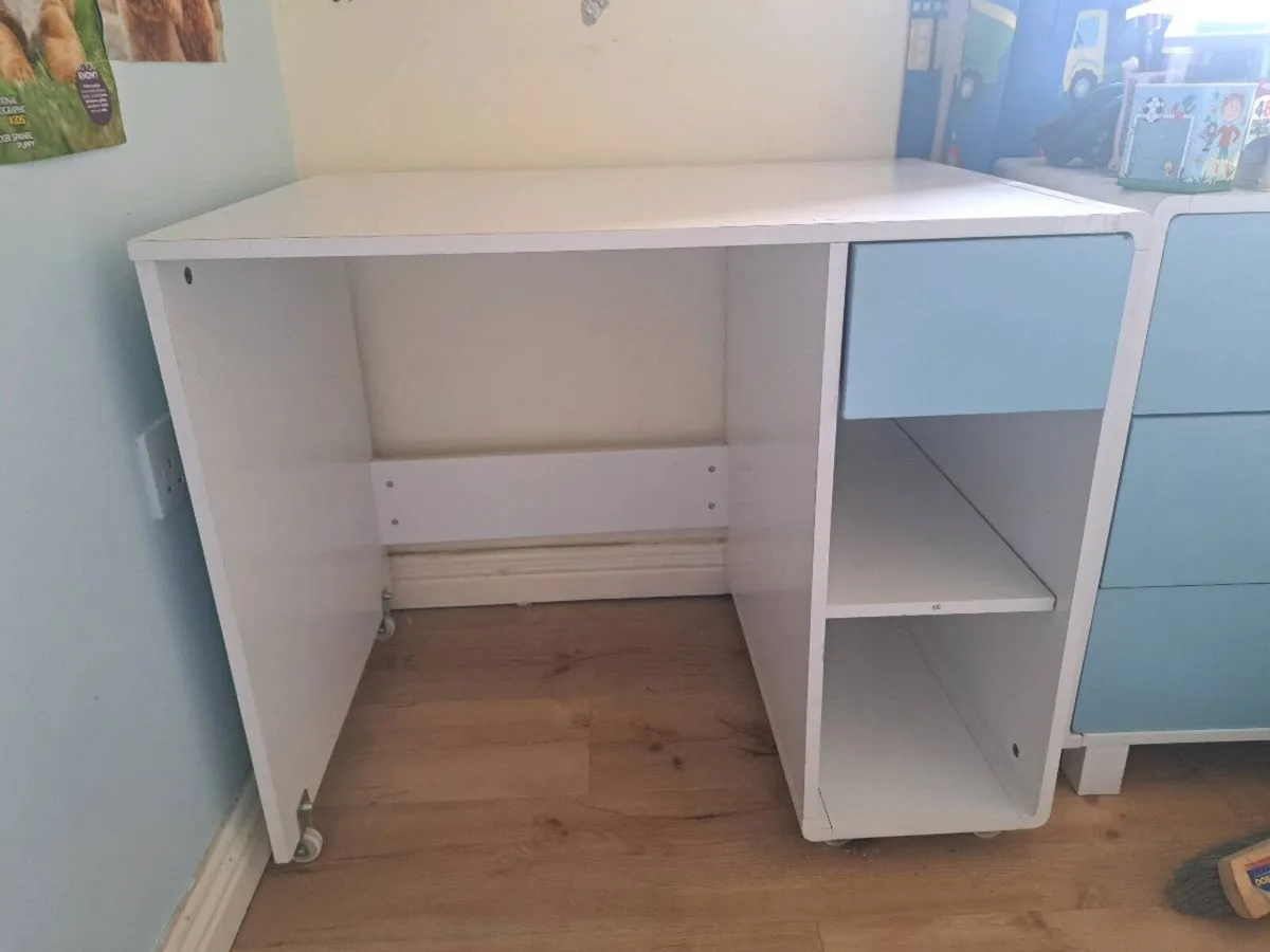 Midi sleeper light blue bed with accessories - Image 3
