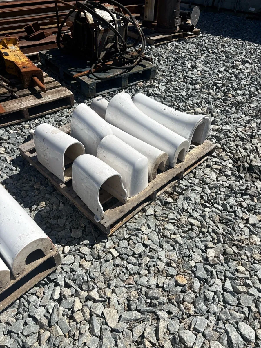 Hand basins - Image 3