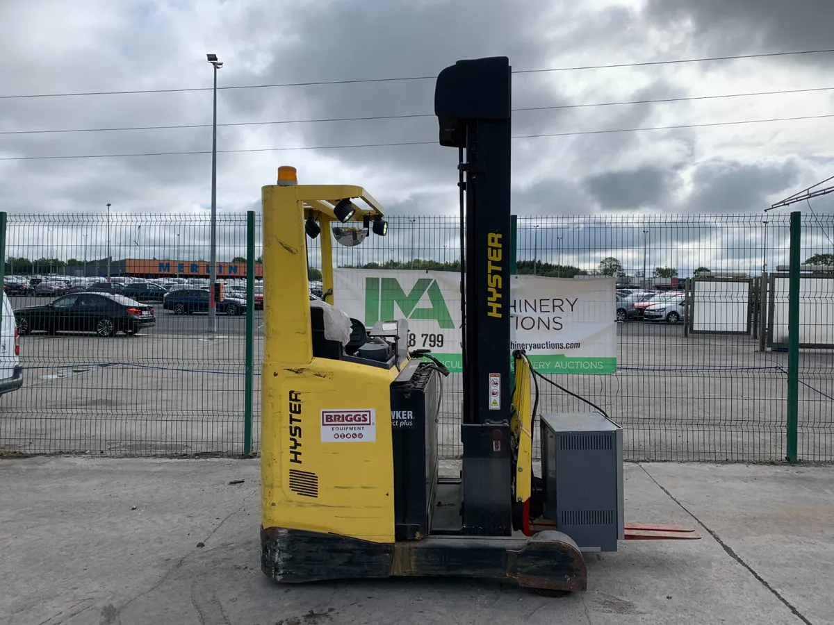 2 x  HYSTER ELECTRIC REACH STACKERS FOR AUCTION - Image 3