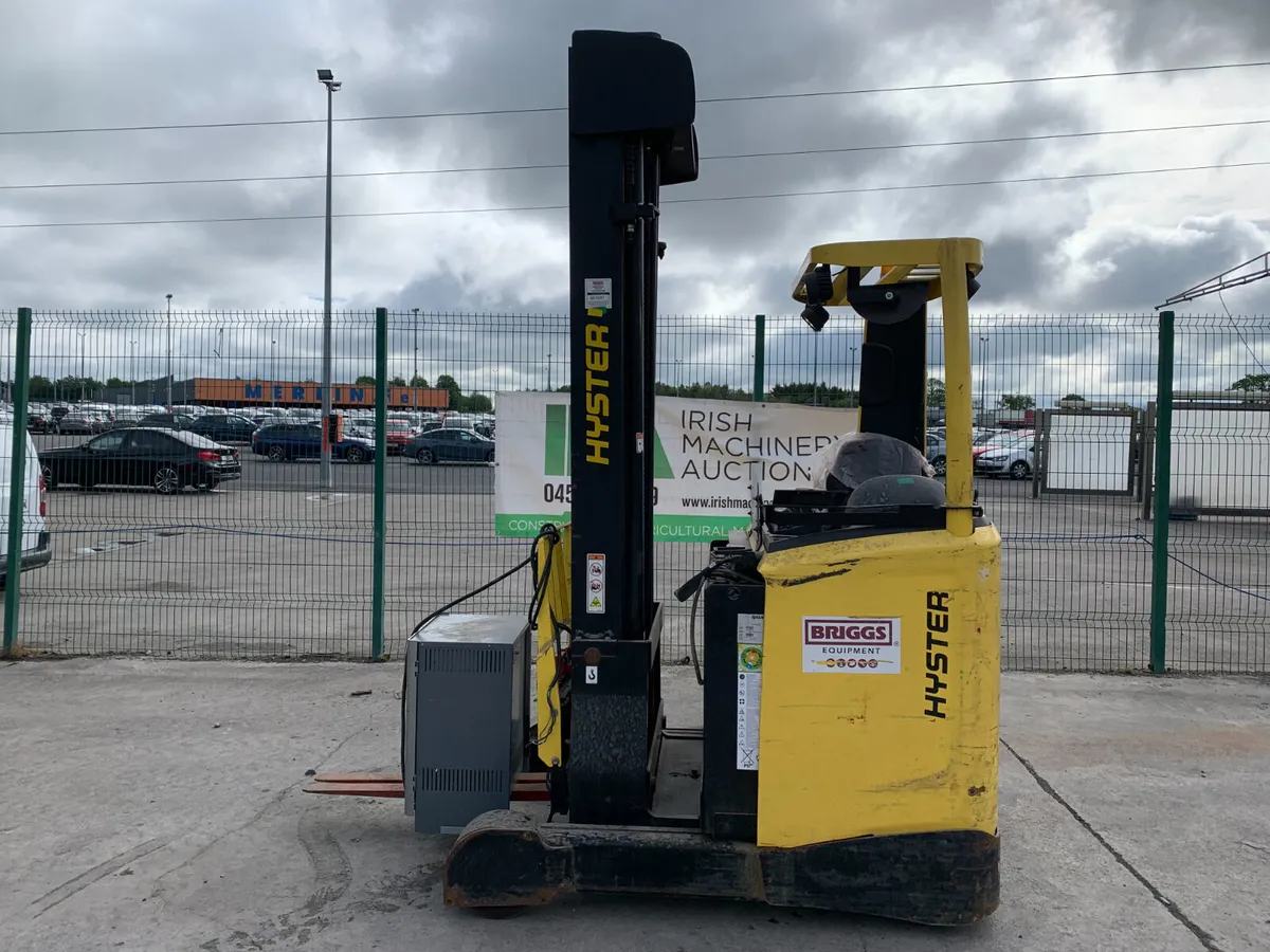 2 x  HYSTER ELECTRIC REACH STACKERS FOR AUCTION - Image 2