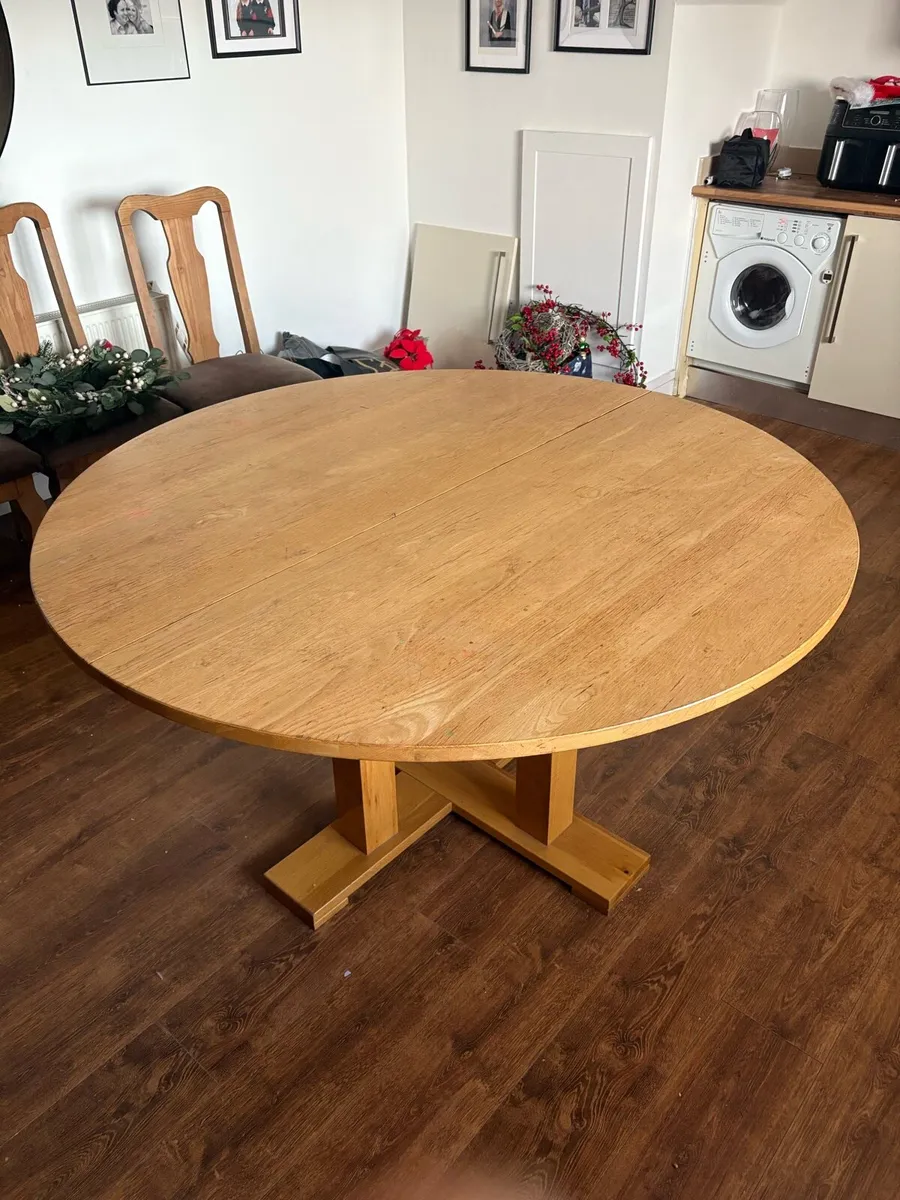 Solid oak kitchen table - Image 1