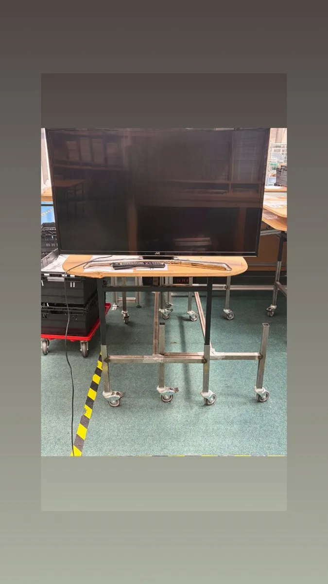 40” tv - Image 1