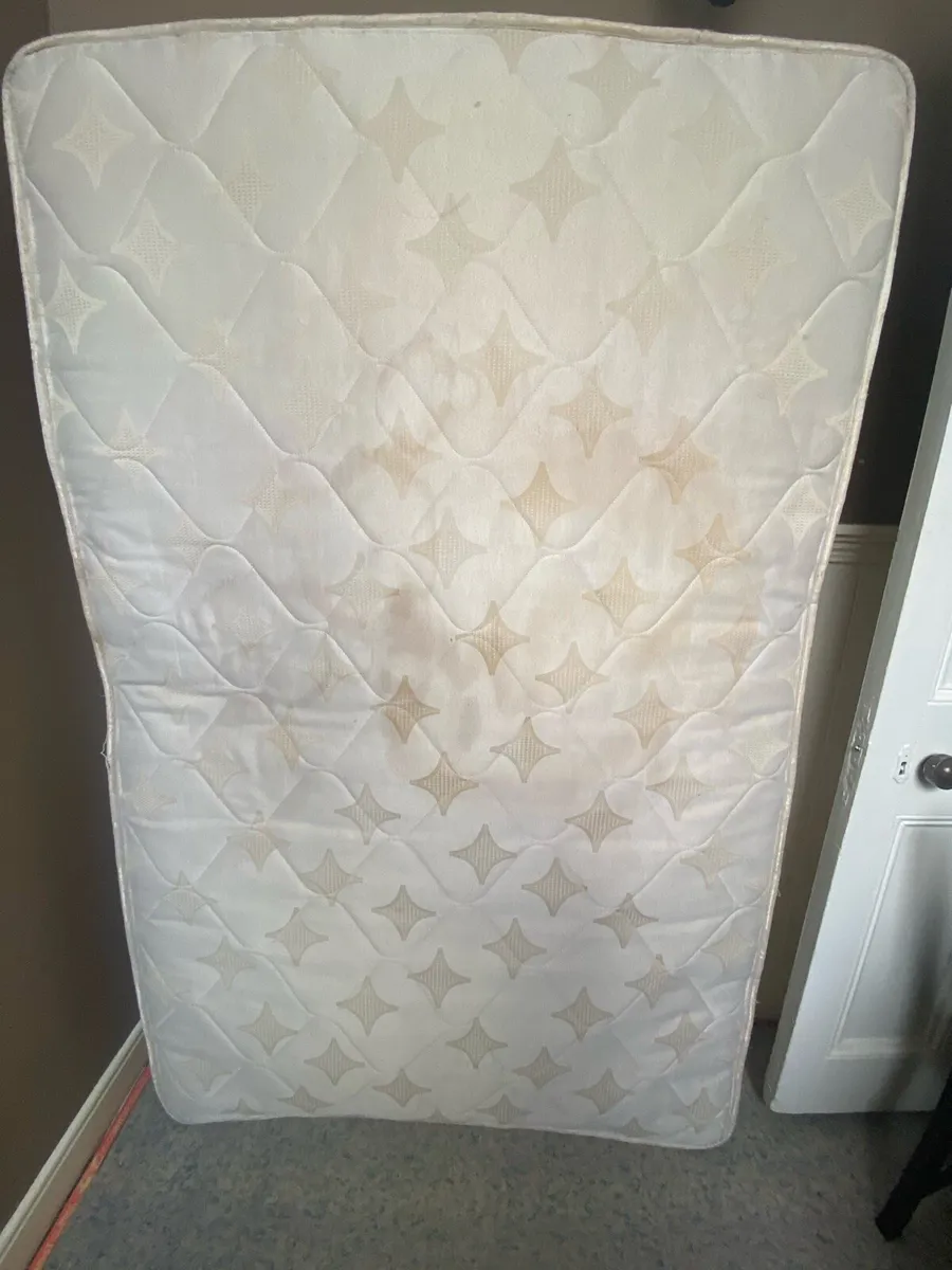 4ft Divan mattress and base - Image 1
