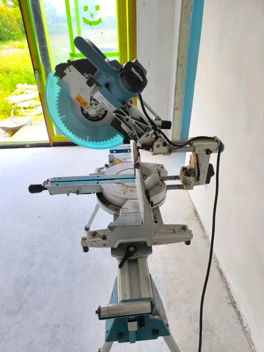 Makita  mitre saw - Image 3