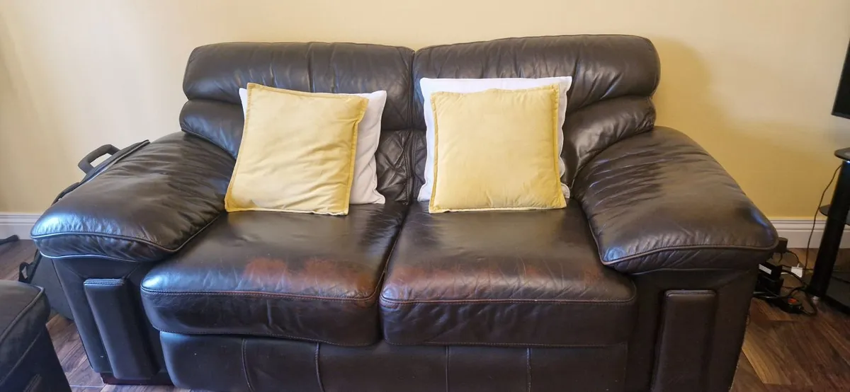 Couches - Image 2