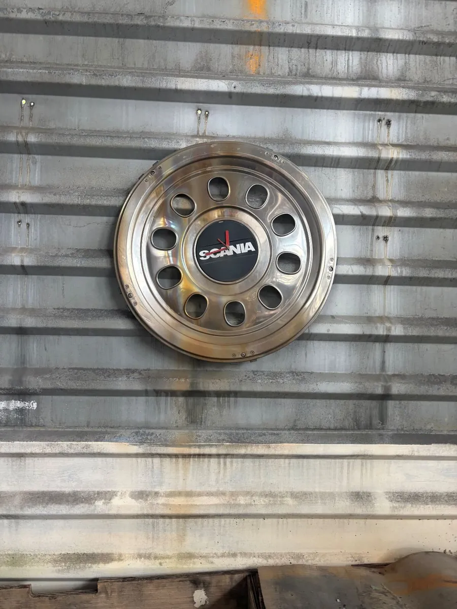 car - Image 2