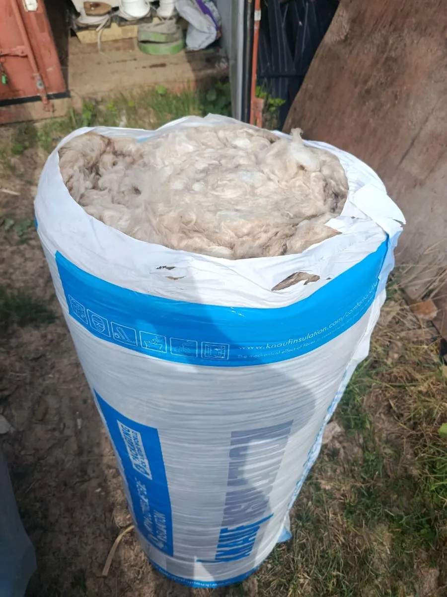 12 rolls of insulation - Image 2