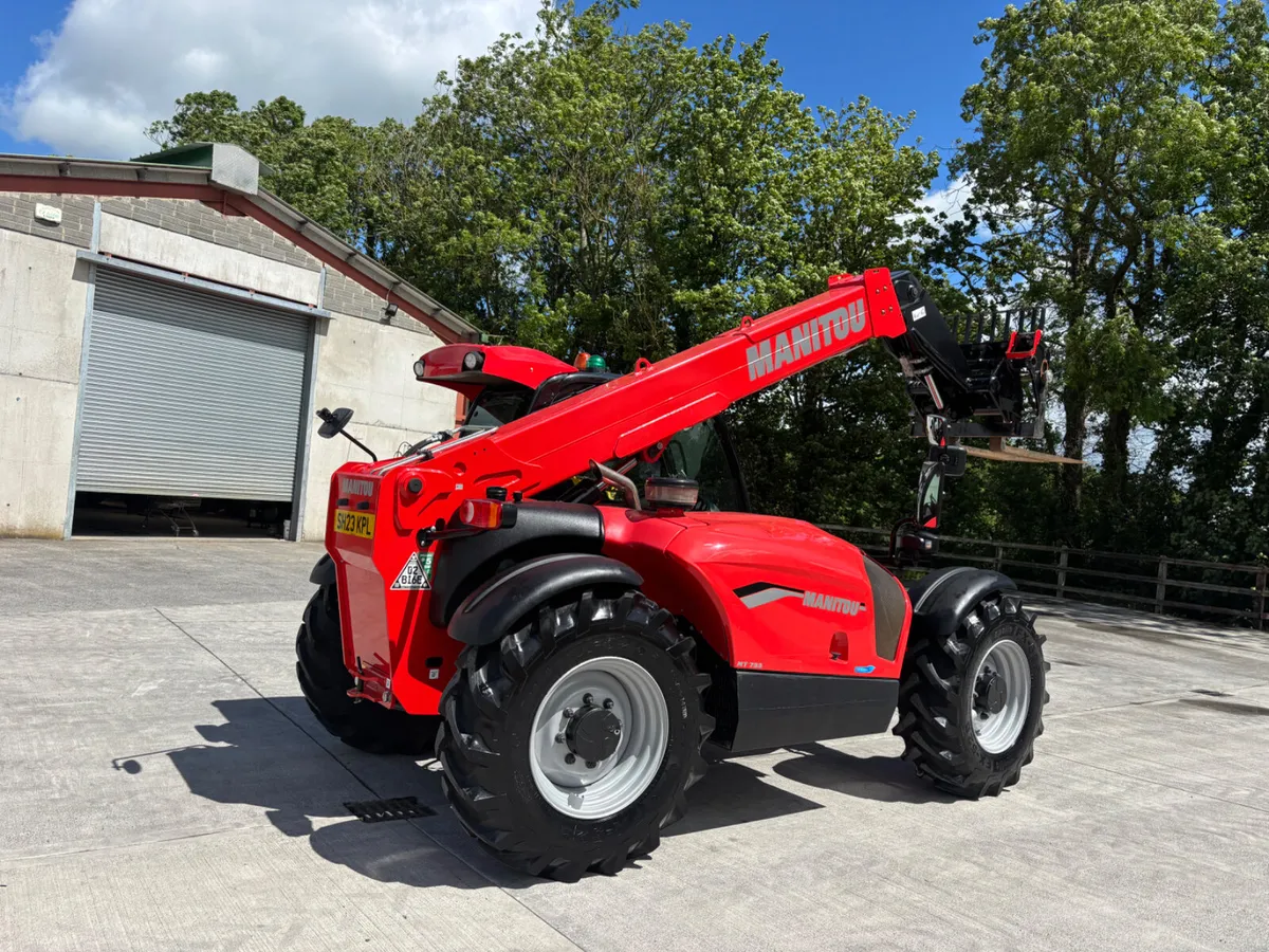 2023 MANITOU MT733   (810 Hours) - Image 3