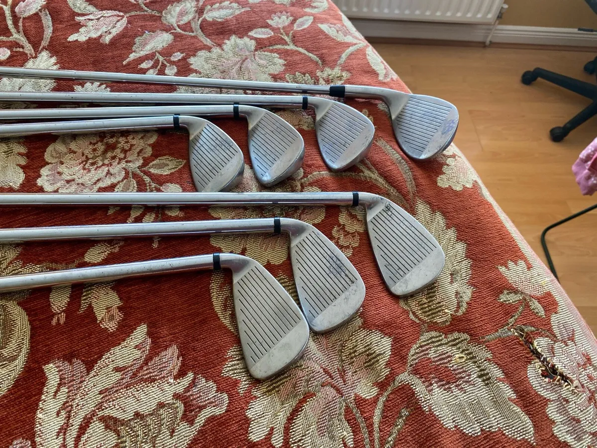 Full set of golf clubs and bag - Image 4