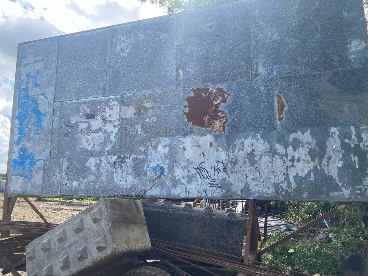 Advertising trailer - Image 2