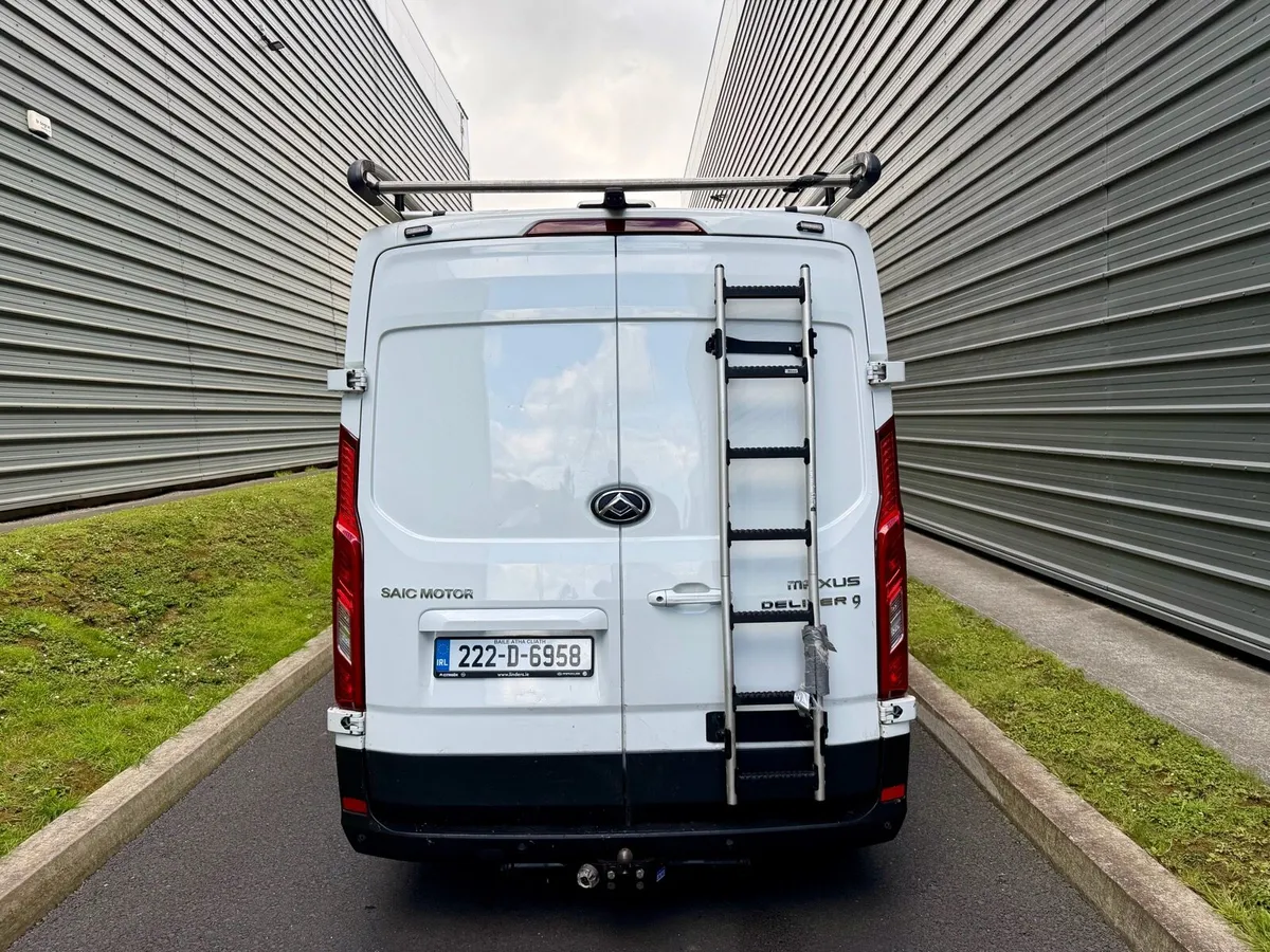 2022 Maxus Deliver 9 Crew Cab READ AD !! - Image 4