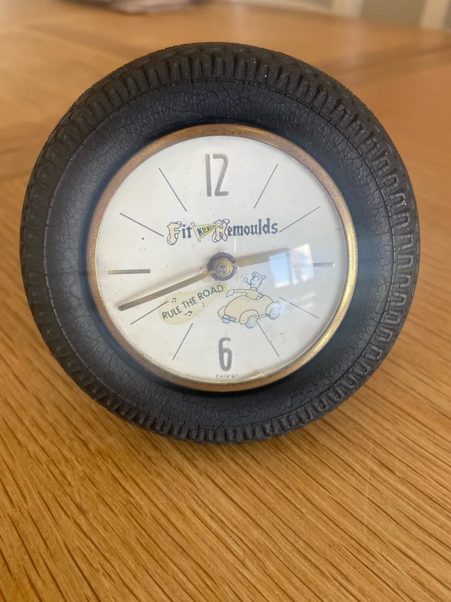 Fit Remoulds Kilkenny Clock & Memorabilia - Image 1