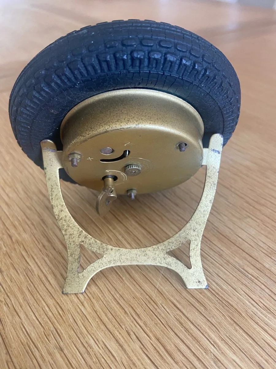 Fit Remoulds Kilkenny Clock & Memorabilia - Image 2
