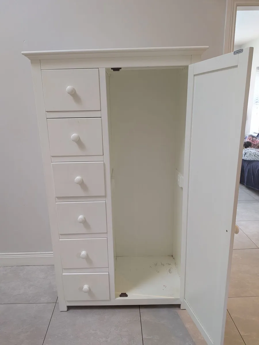 Bedroom Wardrobe - Image 1