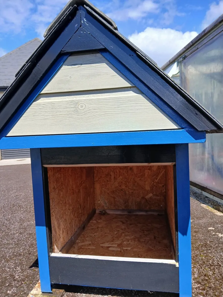 Superior Dog House - Image 1