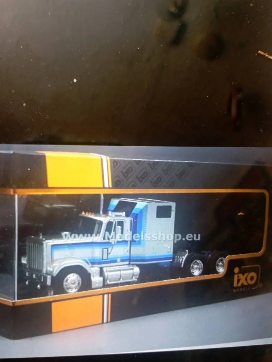 IXO GMC GENERAL SMOKEY & THE BANDED 1-43 SCALE - Image 1